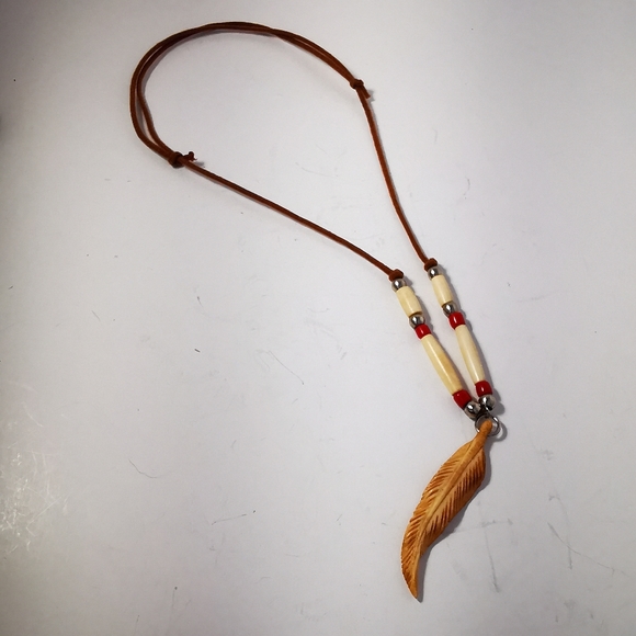 Vintage Indigenous Style Leather and Bone Feather Necklace - Picture 4 of 17